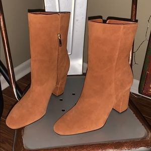 Suede brown boots